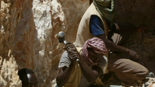 Над 60 жертви от срутване на мина в Судан