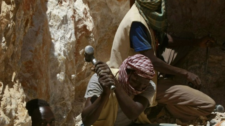 Над 60 жертви от срутване на мина в Судан | StandartNews.com