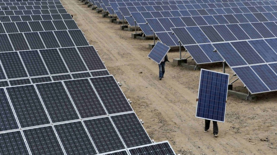 ЕС може да наложи вносни мита на соларни панели от Китай | StandartNews.com