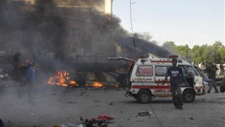 Трима загинаха при експлозия в предизборен щаб в Пакистан