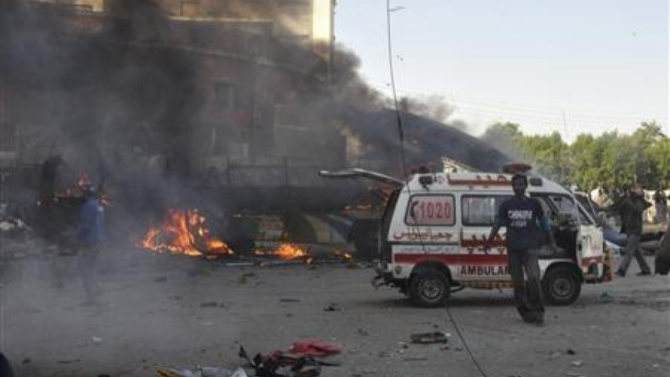 Трима загинаха при експлозия в предизборен щаб в Пакистан | StandartNews.com