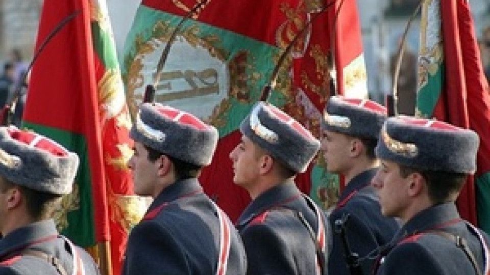 Патриарх Неофит отслужи водосвет на бойните знамена | StandartNews.com