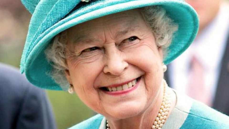 Елизабет II започва да предава пълномощията си на Чарлз | StandartNews.com