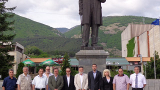 Петя Ставрева се поклони пред Вазов