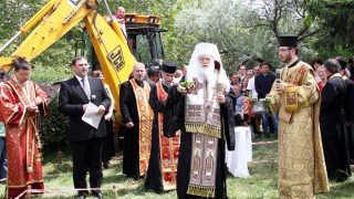 Патриархът  благослови  градеж на нова църква в Разград