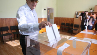 Иван Костов гласува в Драгалевци