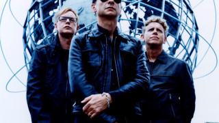 Хиляди в очакване на Depeche Mode 