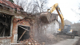 Поредно срутване на сграда уби 6 души