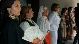 Живи експонати показаха носии от балкана