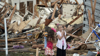 Бурята в Оклахома изравни със земята къщи и дървета в диаметър от 3 км, поне 24 загинали