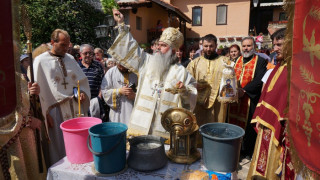 Откриха морето със 17 агнета курбан