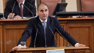 Пеевски към Цветанов: Имайте срам