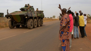 Френските сили започнаха оттеглянето си от Мали