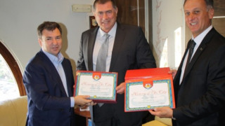 Президентът на БФЛА стана почетен гражданин на Дурас