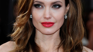 Лелята на Джоли почина от рак