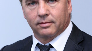 Калин Тихолов се оттегля като министър