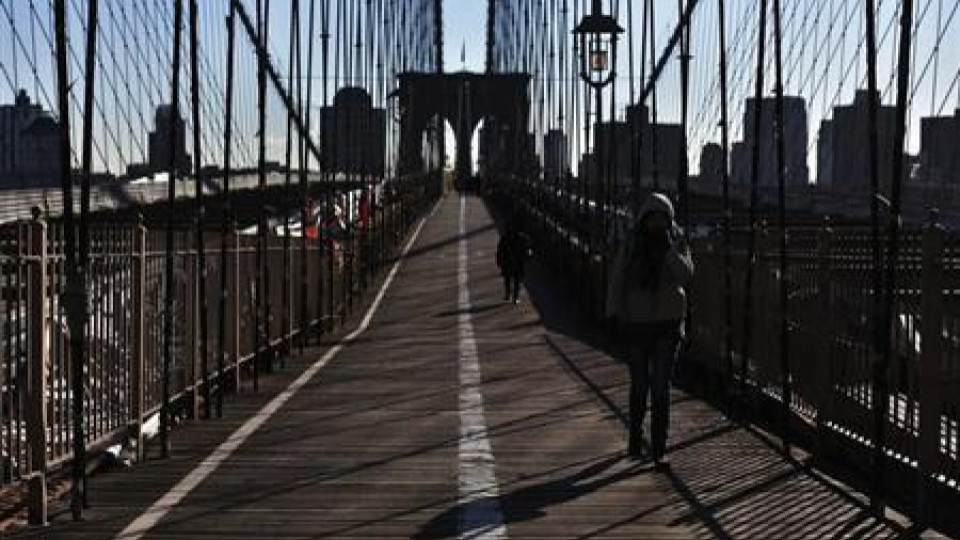 Съмнения за кола-бомба затвориха Бруклинския мост | StandartNews.com