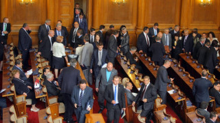 Заклеха се 8 нови депутати в Народното събрание