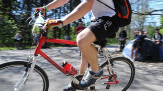 Катаджии хванаха велосипедист на кило водка 