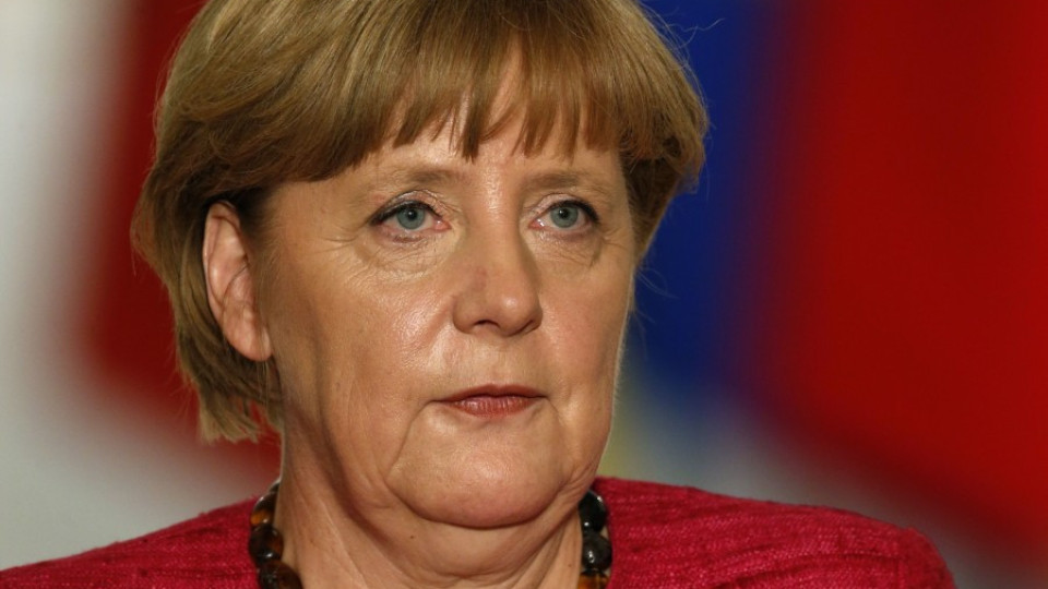 Меркел е против увеличени правомощия на ЕК | StandartNews.com