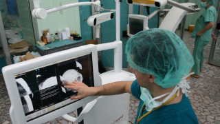 Болниците чакат пари за родилки