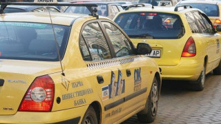 Таксиджии се жалват, че нямат достъп до летище Бургас