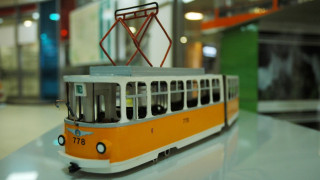 Нови трамваи и релси по правителственото трасе