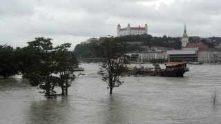 Първа жертва на наводненията в Словакия