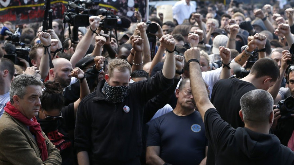 Протест заля Париж след убийство на студент | StandartNews.com