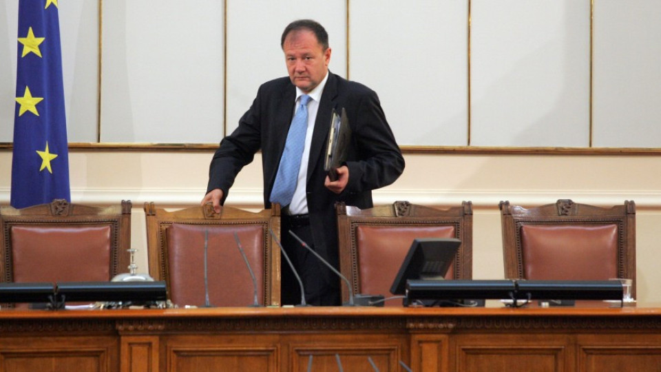 Миков: Напускането на залата е тежък политически акт | StandartNews.com