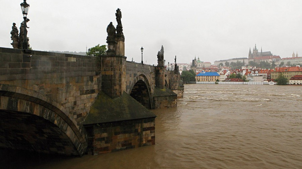 Наводненията взеха десет жертви в Чехия | StandartNews.com