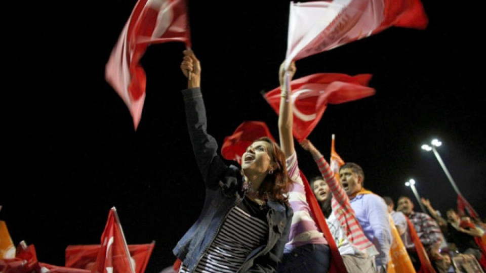 Поредна нощ на бунтове в Турция | StandartNews.com