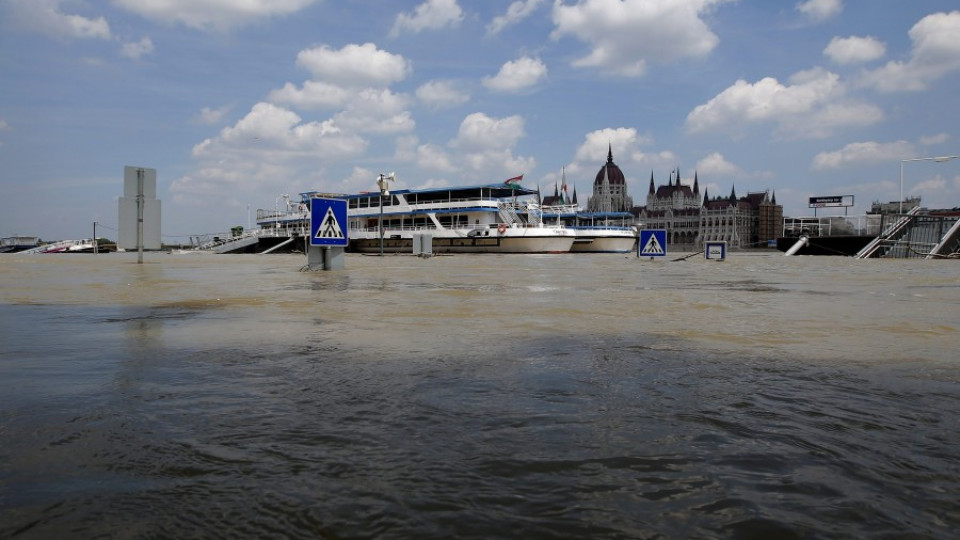 Дигите в Будапеща устояха на Дунав | StandartNews.com