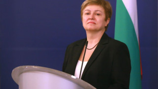 Камион ударил кола с Кристалина Георгиева