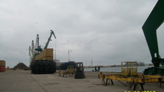 Портът в тежка битка за товарите за газопровода