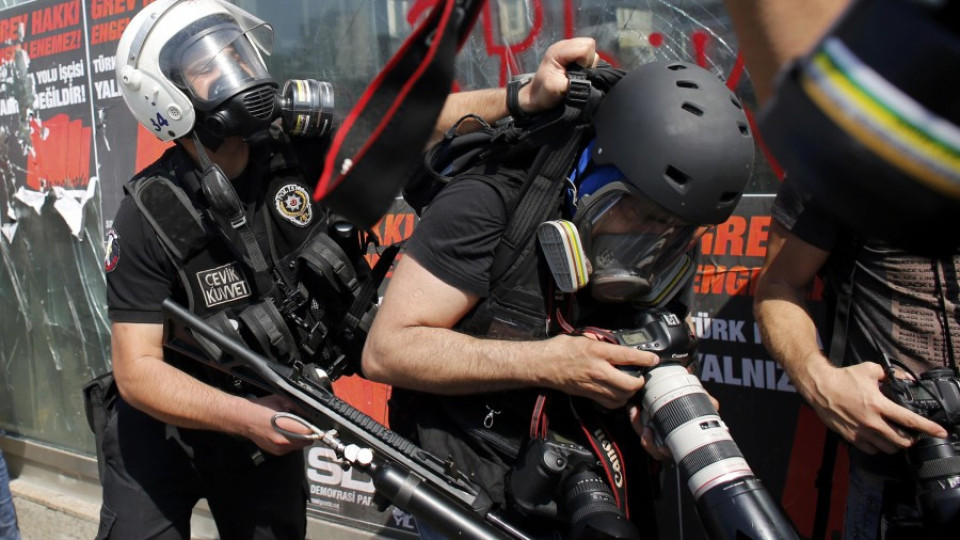 Скандално видео показа разстрел | StandartNews.com
