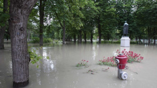 Потопът удря под кръста