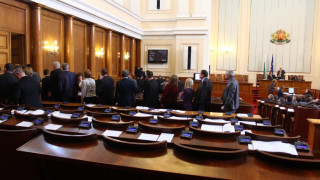 Парламентът обсъжда СРС-тата