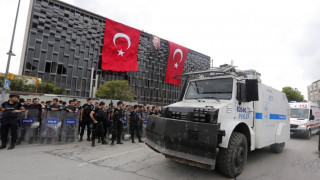 Европарламентът призова Турция към помирение
