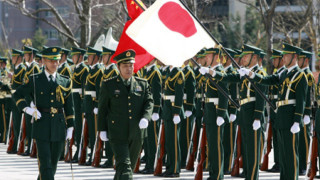 Япония променя ролята на въоръжените си сили