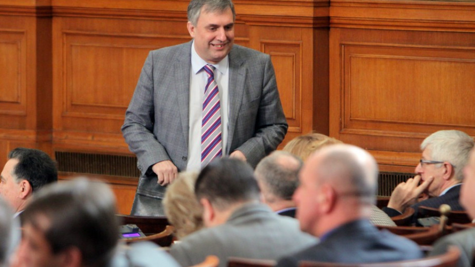 Калфин: Правителство на Орешарски няма да падне  | StandartNews.com