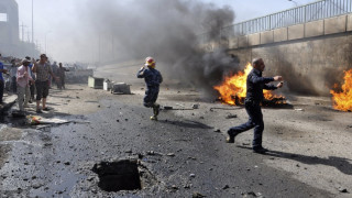 Поредица експлозии убиха десетки души в Ирак