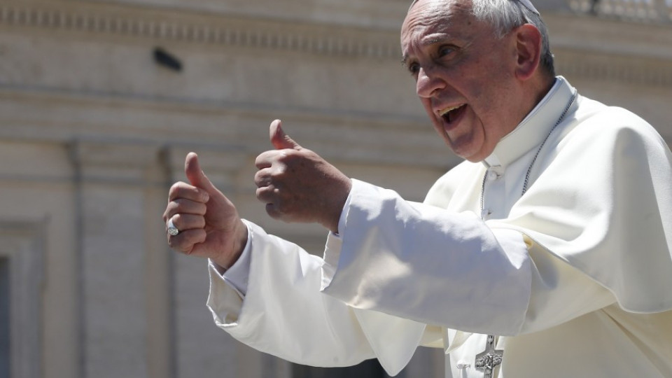 Папа Франциск стартира реформа в банката на Ватикана | StandartNews.com