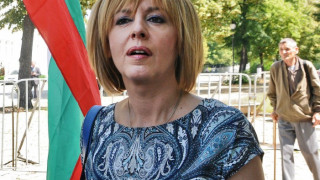 Манолова иска машинно гласуване на избори