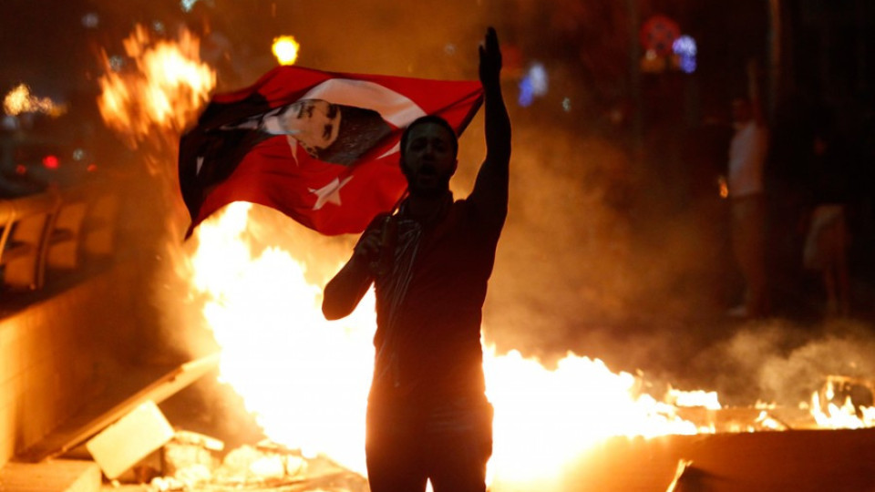 Турция заплаши протестиращите с армията | StandartNews.com