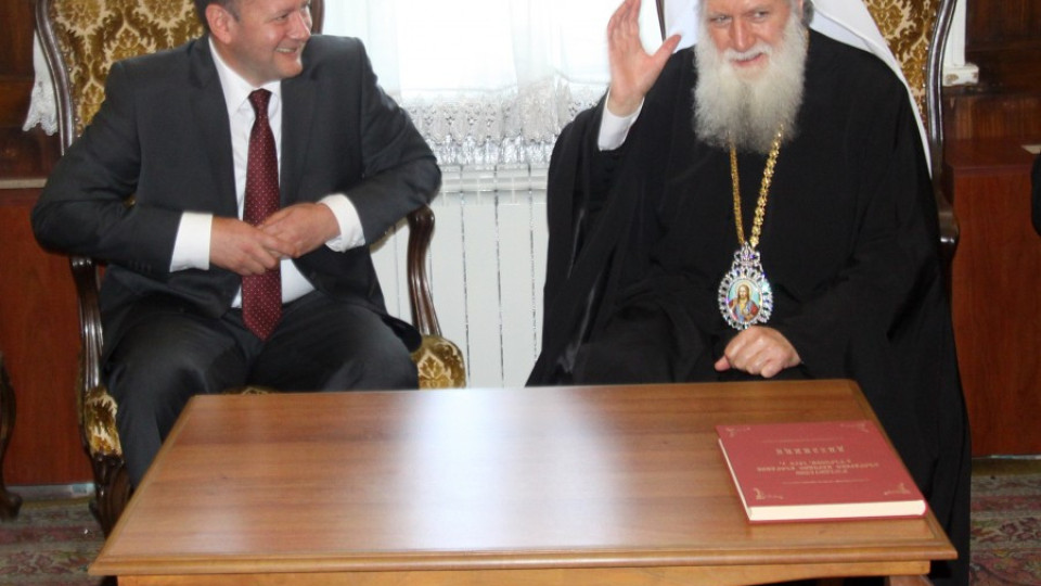 Миков иска бързи промени в Закона за вероизповеданията | StandartNews.com