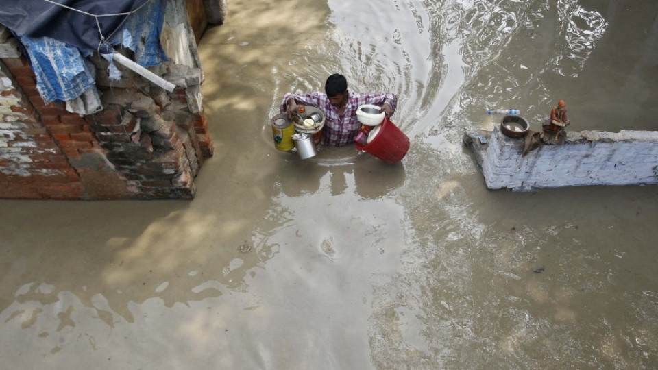 Наводненията в Индия отнеха живота на 120 души | StandartNews.com