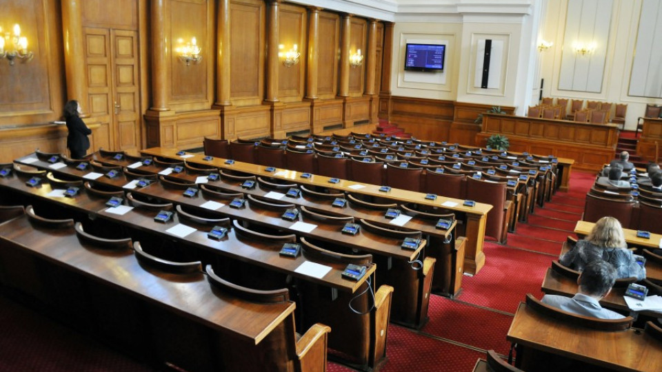 Парламентът прие мерките "Орешарски" | StandartNews.com