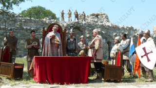 Водиха битки и мирни преговори край средновековна крепост 