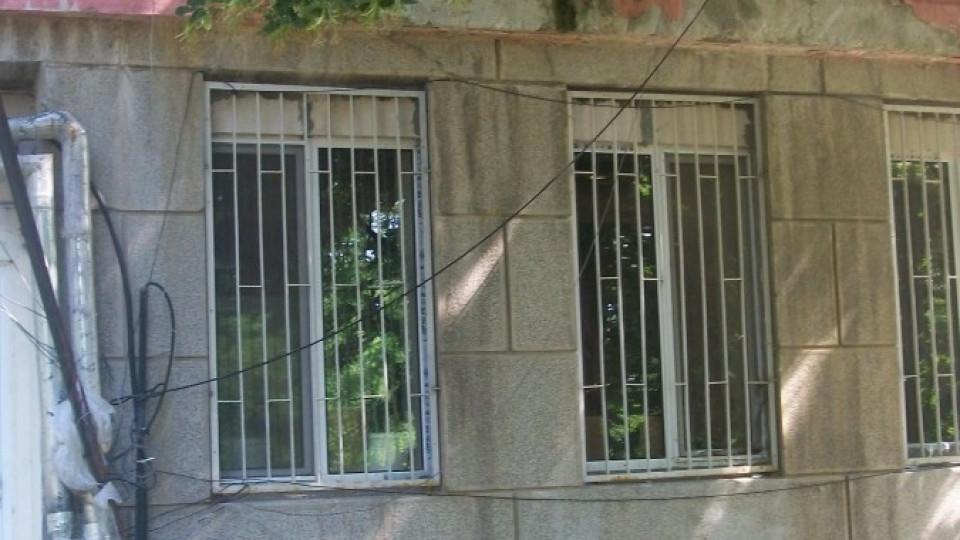 Спасиха падналата от болнична тераса баба | StandartNews.com